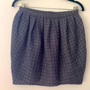 Aryn K skirt. Gray with sparkles and knit finishing. Size S.